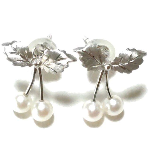 K18WGさくらんぼ型ピアス