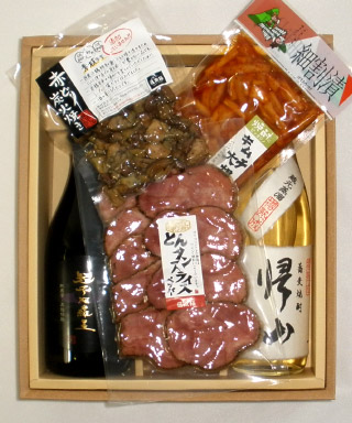 ギフト】本格焼酎720ml瓶2本＆こだわりのおつまみセット （T-1004）