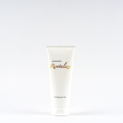 ワンランク上のツヤを求める方に。1800度で溶かした水晶の溶液で髪にクリスタルの輝きを「リバイタライザー」洗い流すタイプのヘアトリートメント。