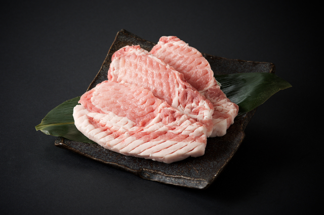 【定期購入専用商品】九州産　とびうめ豚　ロース とんかつ・ソテー用　【1P / 3枚入】　（1枚約150g）‐【ご自宅用】