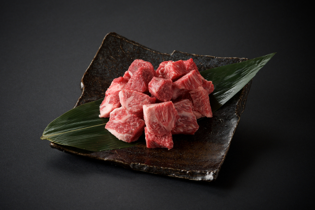 【定期購入専用商品】九州産黒毛和牛	 カレー・シチュー用肉　【1P / 300ｇ】‐【ご自宅用】　■分割トレー