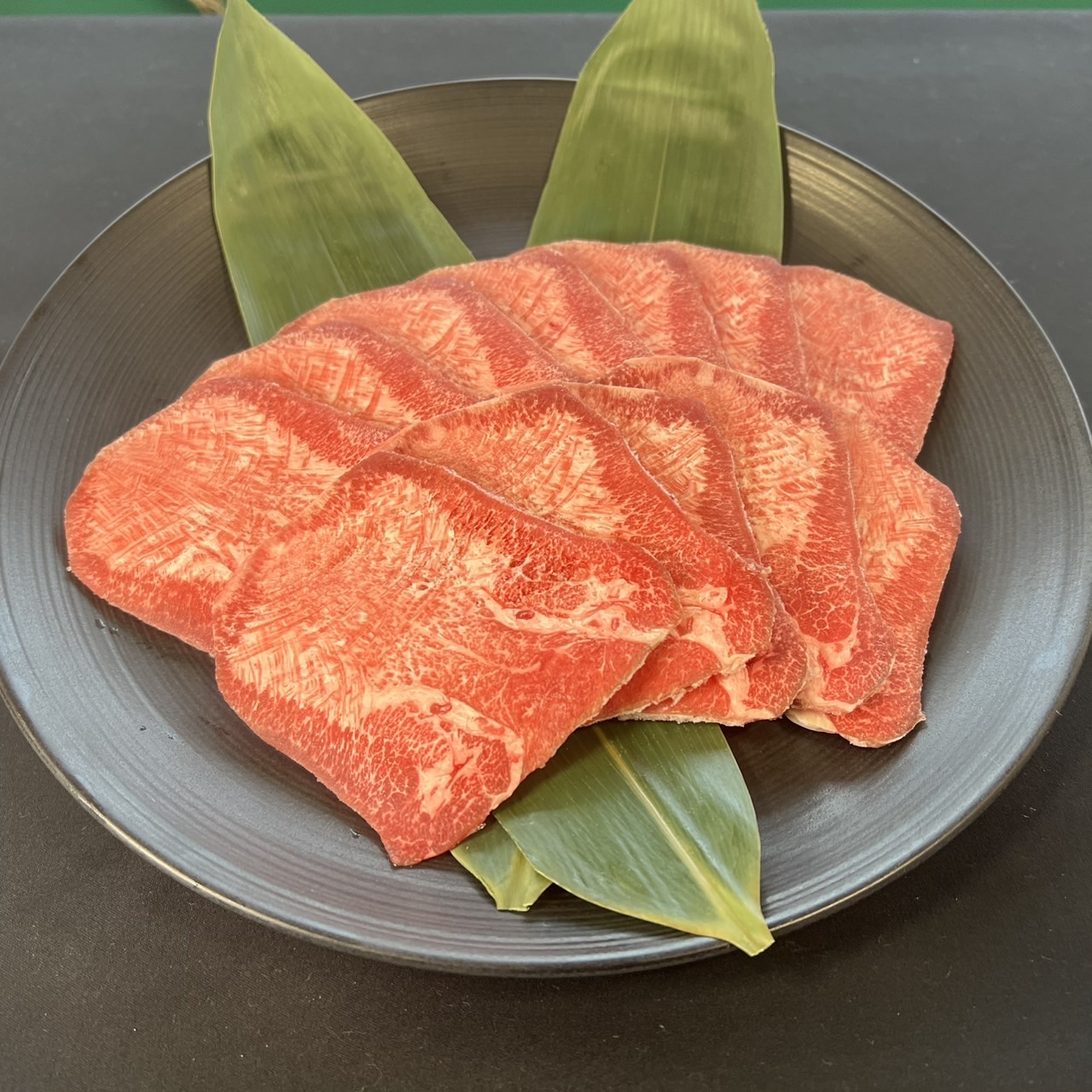 カナダ産〈上〉牛タン焼肉用【1p/300ｇ】