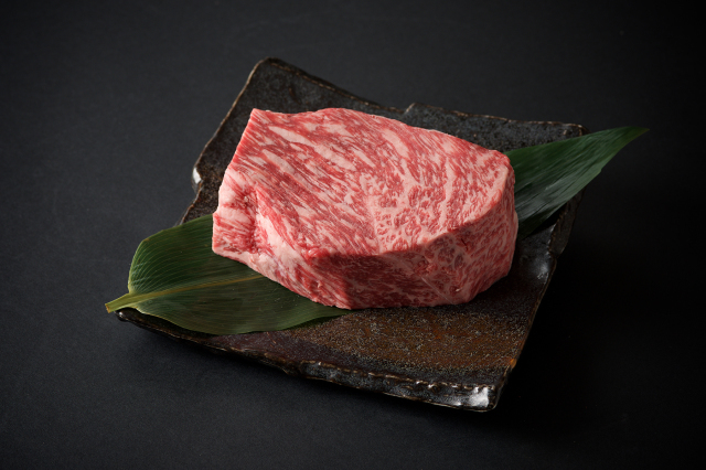 【定期購入専用商品】九州産黒毛和牛  	ローストビーフ用  【1個 / 300ｇ】 （No.80）‐【ご自宅用】