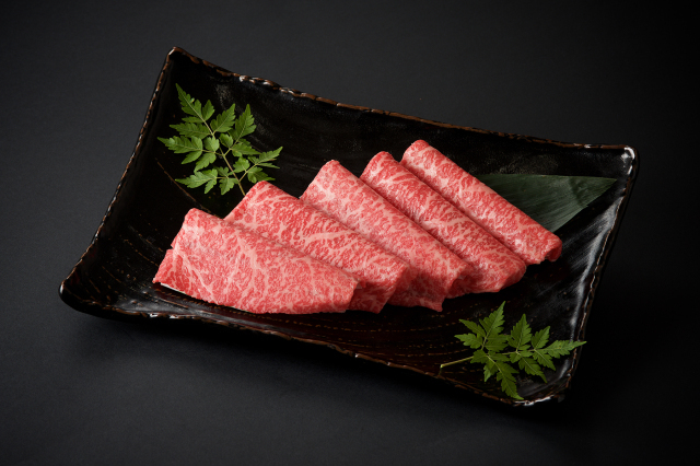 【定期購入専用商品】九州産黒毛和牛　 ＜上＞　モモ すきやき用　【1P / 300ｇ】　（No.150）‐【ご自宅用】