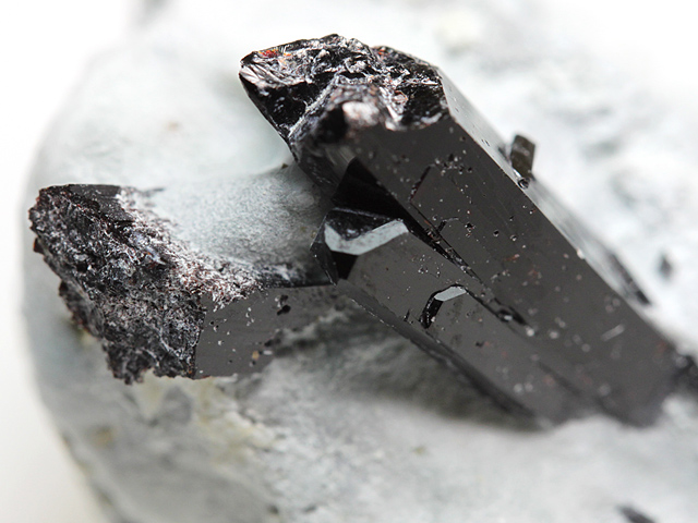 海王石 Neptunite 柱状結晶 アメリカ San Benito産 海王石 Neptunite 柱状結晶 アメリカ San Benito産