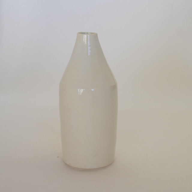 中里花子　ホワイトボトル花入れ 【花瓶】