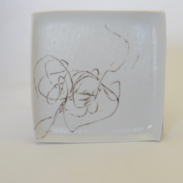 中里花子　白磁String Plate （F)