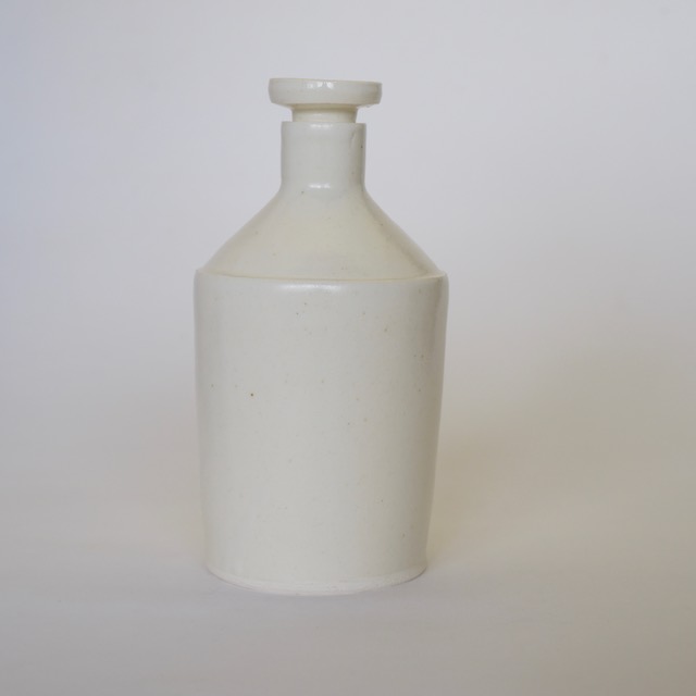 中里花子　マットホワイト釉ボトル