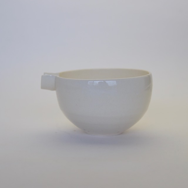 中里花子　ホワイト釉片口　【酒器】