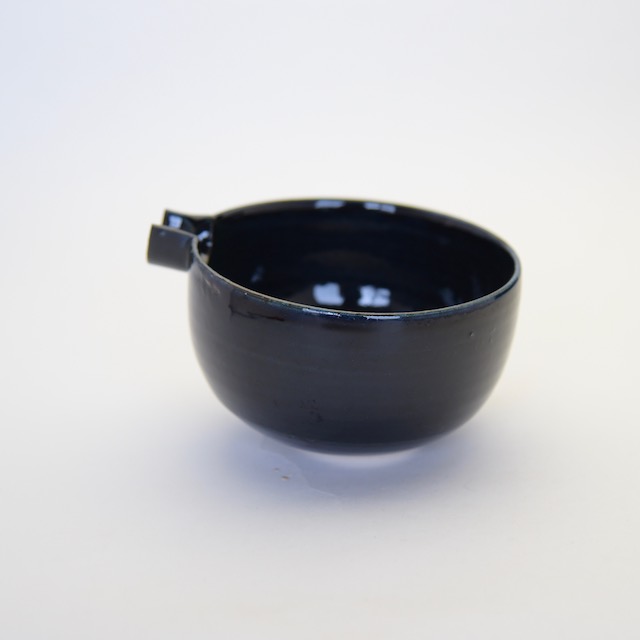 中里花子　ダークブルー釉片口　【酒器】