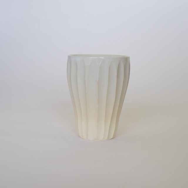 中里花子　ホワイトしのぎカップ【陶器】【ビアマグ】【フリーカップ】【和食器】