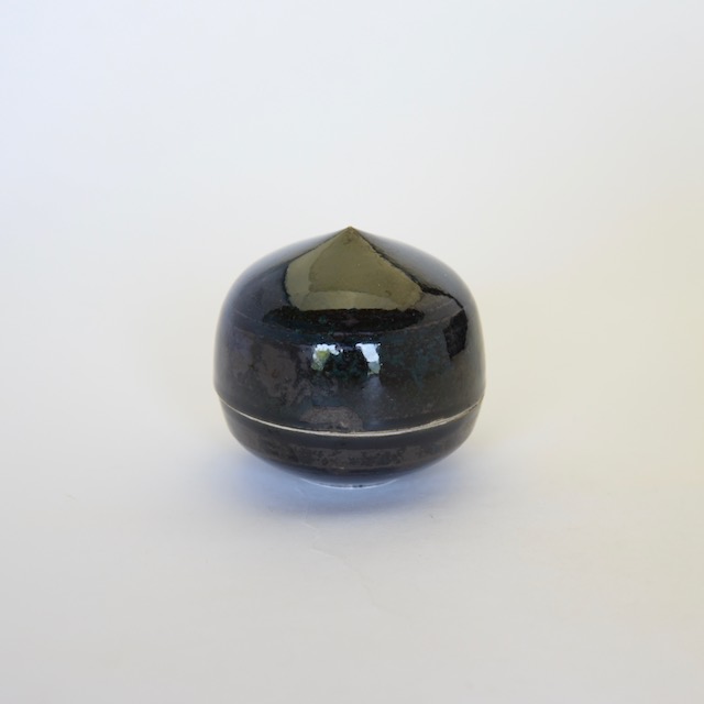 中里花子　おへそ蓋物  ダークブルー