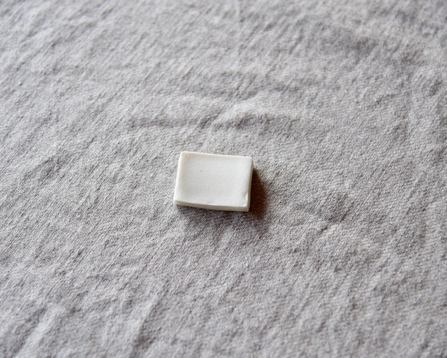 大庭一仁　白磁箸置（1客）