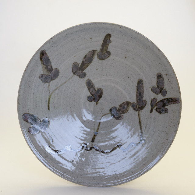 中里隆　アンダーソンランチ　鉄絵草文皿