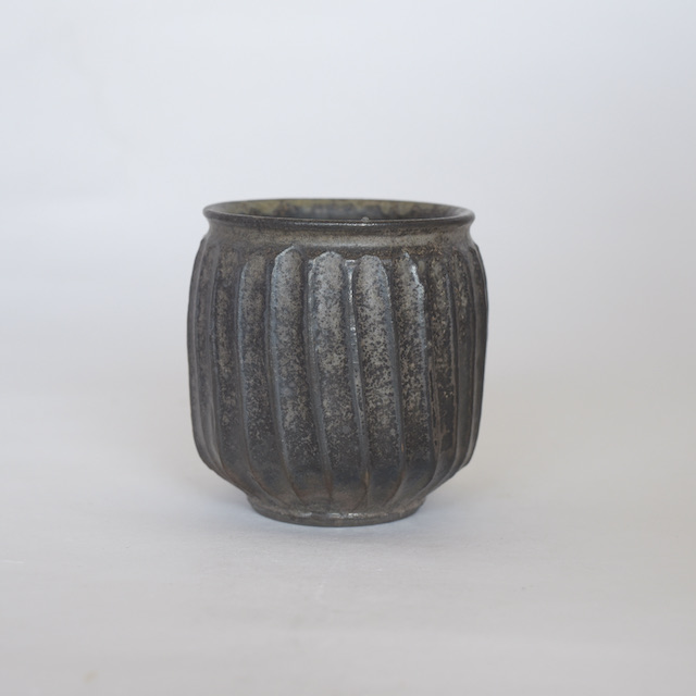 中里隆　アンダーソンランチ　黒釉しのぎ文湯呑　