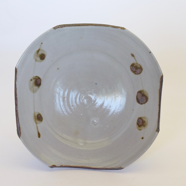 中里隆　アンダーソンランチ鉄絵向附　【茶道具】