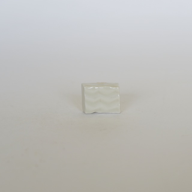 中里隆　白磁波文箸置 （1客）