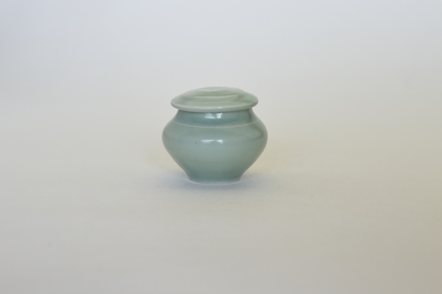 中里隆　青白磁小壺