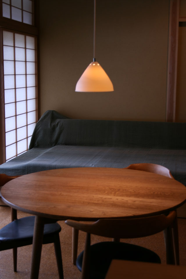 中里隆デザイン　ランプシェード　　ラッパ型