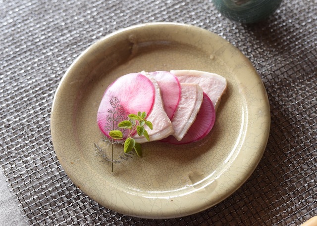 器作家、中里花子の貫入プレート カラシ 20cm中皿