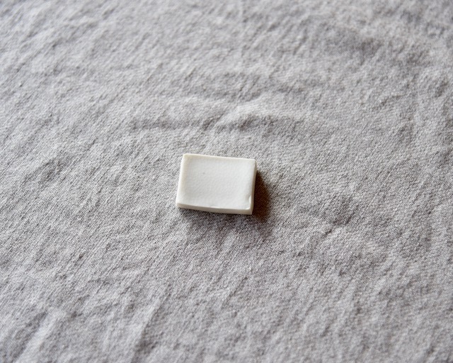大庭一仁　白磁箸置（1客）