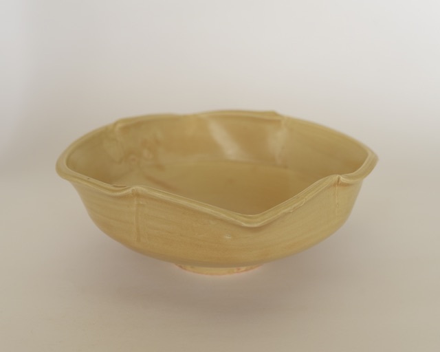 中里隆　倚山窯　黄釉松皮菱鉢【送料無料】