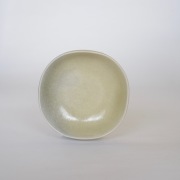 土屋由起子 白釉7寸皿 土屋由起子 作 白磁盃 – ギャラリー一番館オンラインショップ