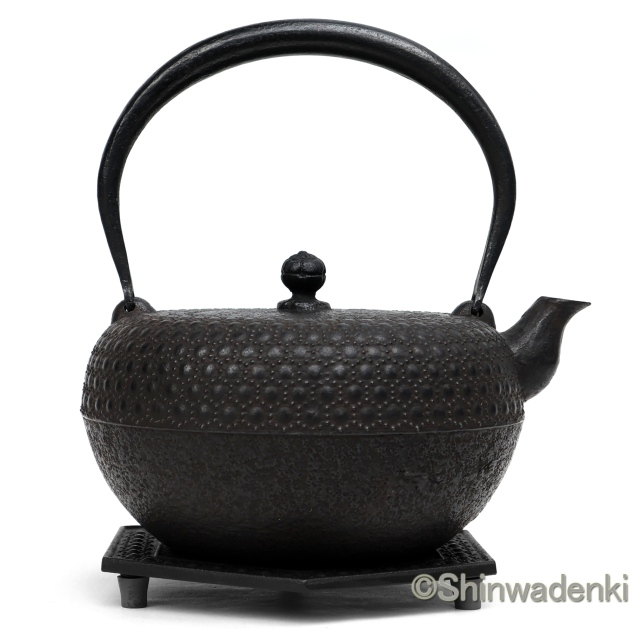 南部鉄器 鉄瓶 清末・清茂作 9型姥口亀甲