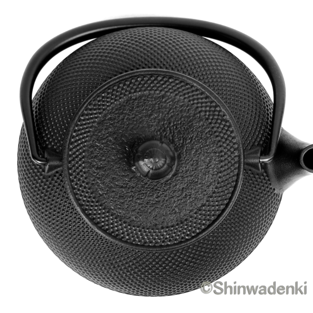 岩鋳 南部鉄器 鉄瓶 7型アラレ 0.9L 11720 Shinwadenki