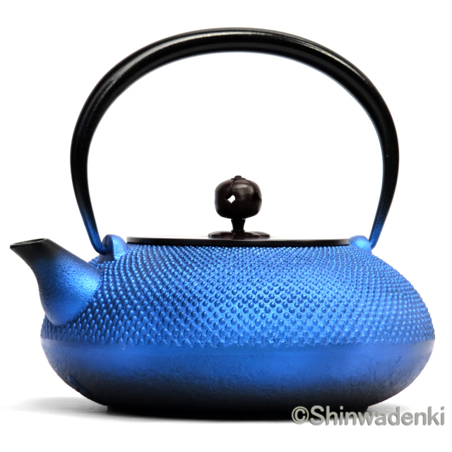 及富 南部鉄器 鉄瓶 平丸アラレ 銅蓋 瑠璃 1.2L Shinwadenki