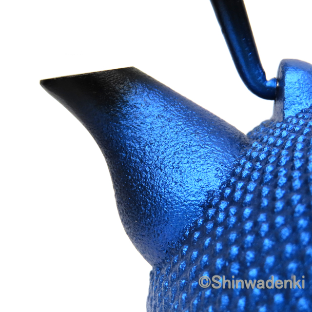 及富 南部鉄器 鉄瓶 平丸アラレ 銅蓋 瑠璃 1.2L Shinwadenki