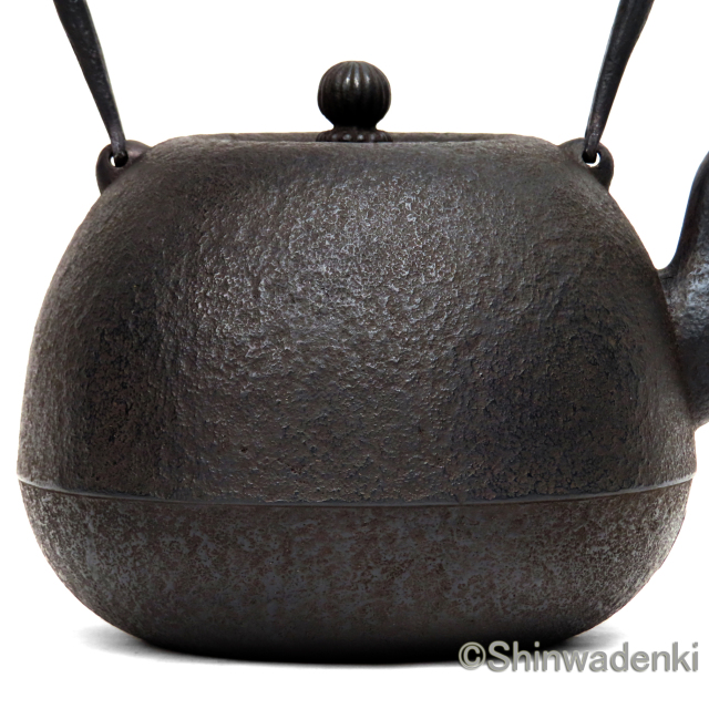 紅蓮堂 葛巻元作 南部鉄器 特製品 丸形鉄瓶 月光 1.5L 黒仕上げ