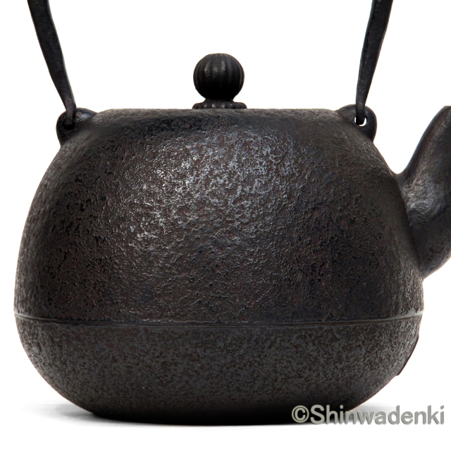 紅蓮堂 葛巻元作 南部鉄器 特製品 丸形鉄瓶 月光 1L 黒仕上げ