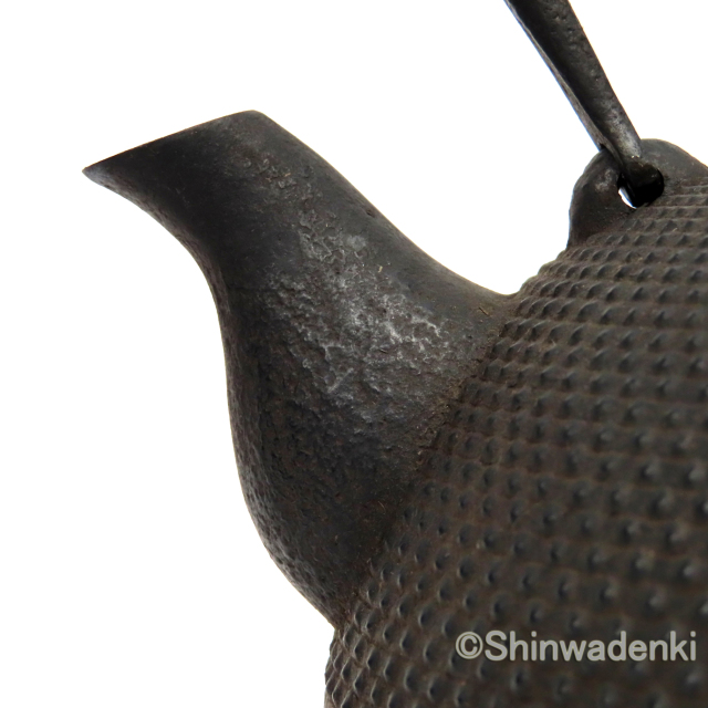 紅蓮堂 葛巻元作 布団形鉄瓶 霰文様1.5L Shinwadenki