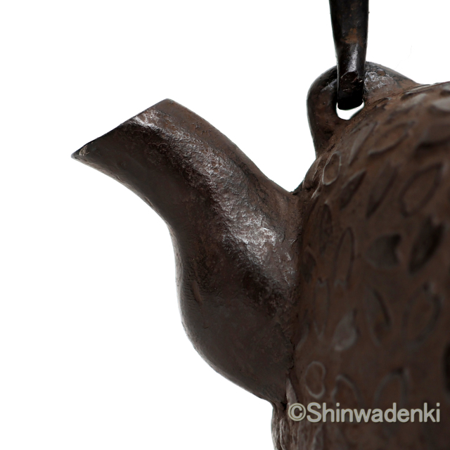 南部鉄器 鉄瓶 平丸小桜