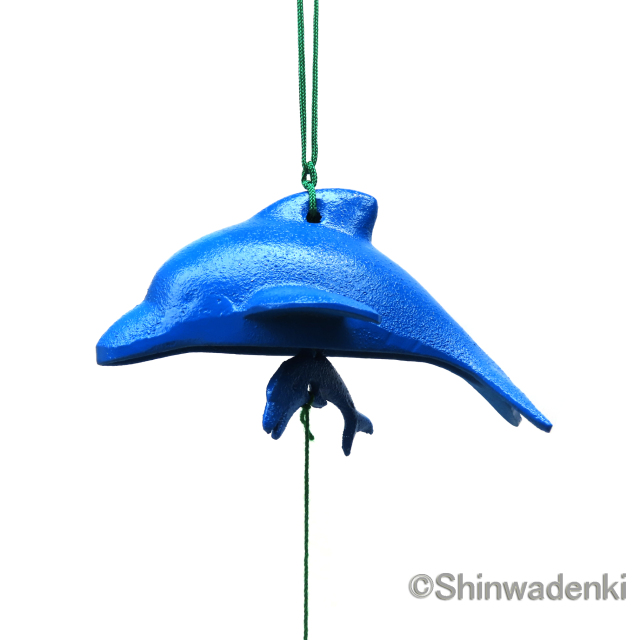 南部鉄器 泳ぐ魚風鈴 イルカ 青 NK-817 Shinwadenki