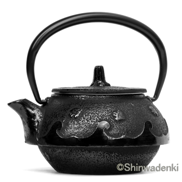南部鉄器の急須 南部鉄器 ティーポット 急須 波千鳥 OH-411 Shinwadenki