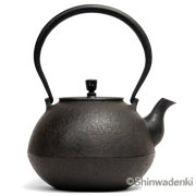 新品の鉄瓶。 南部鉄器シリーズ