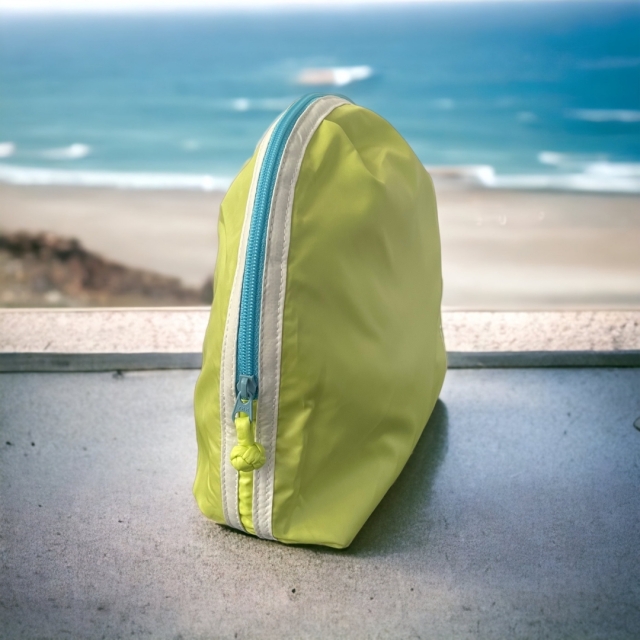 スリーポケットポーチ