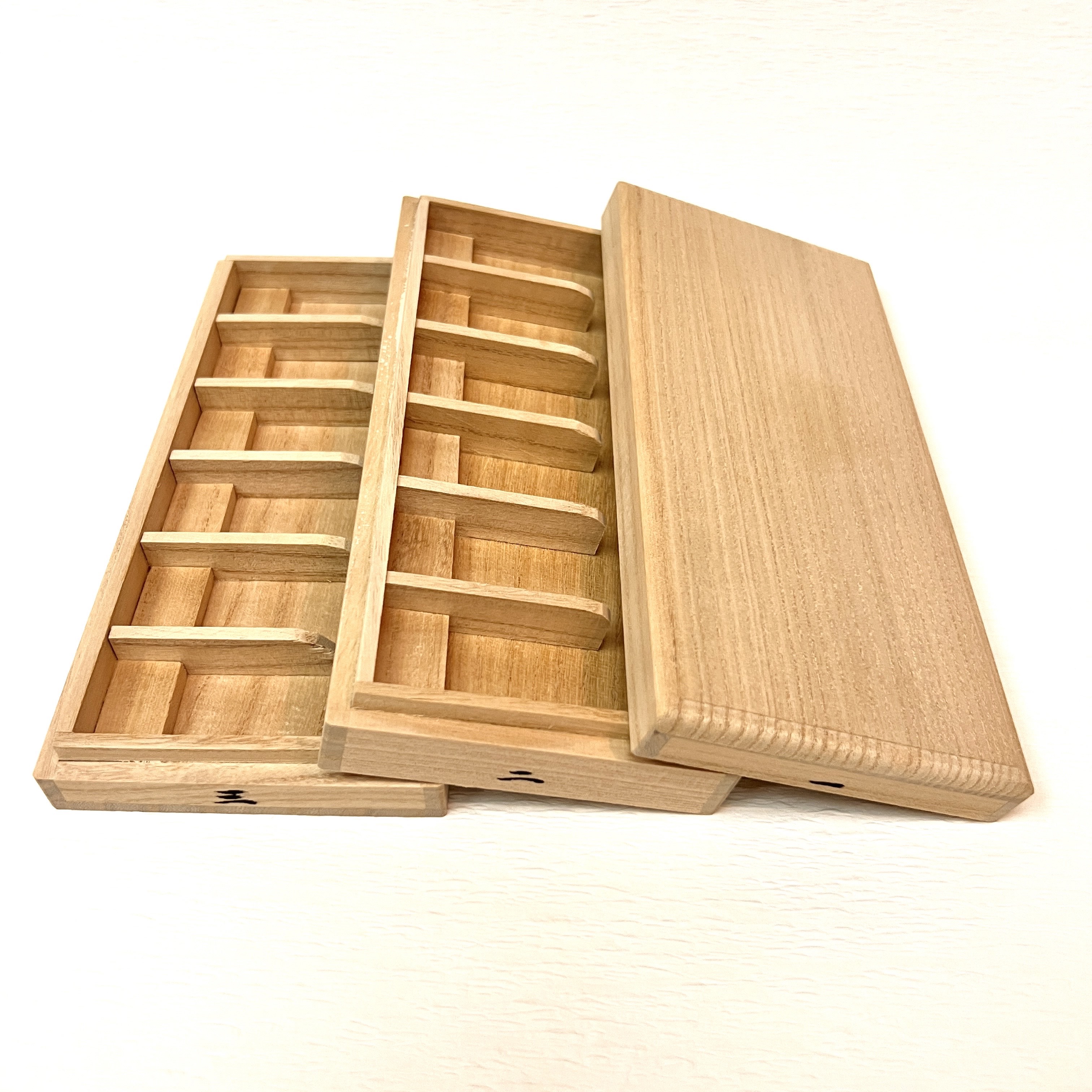 盧舌収納重箱（桐製）