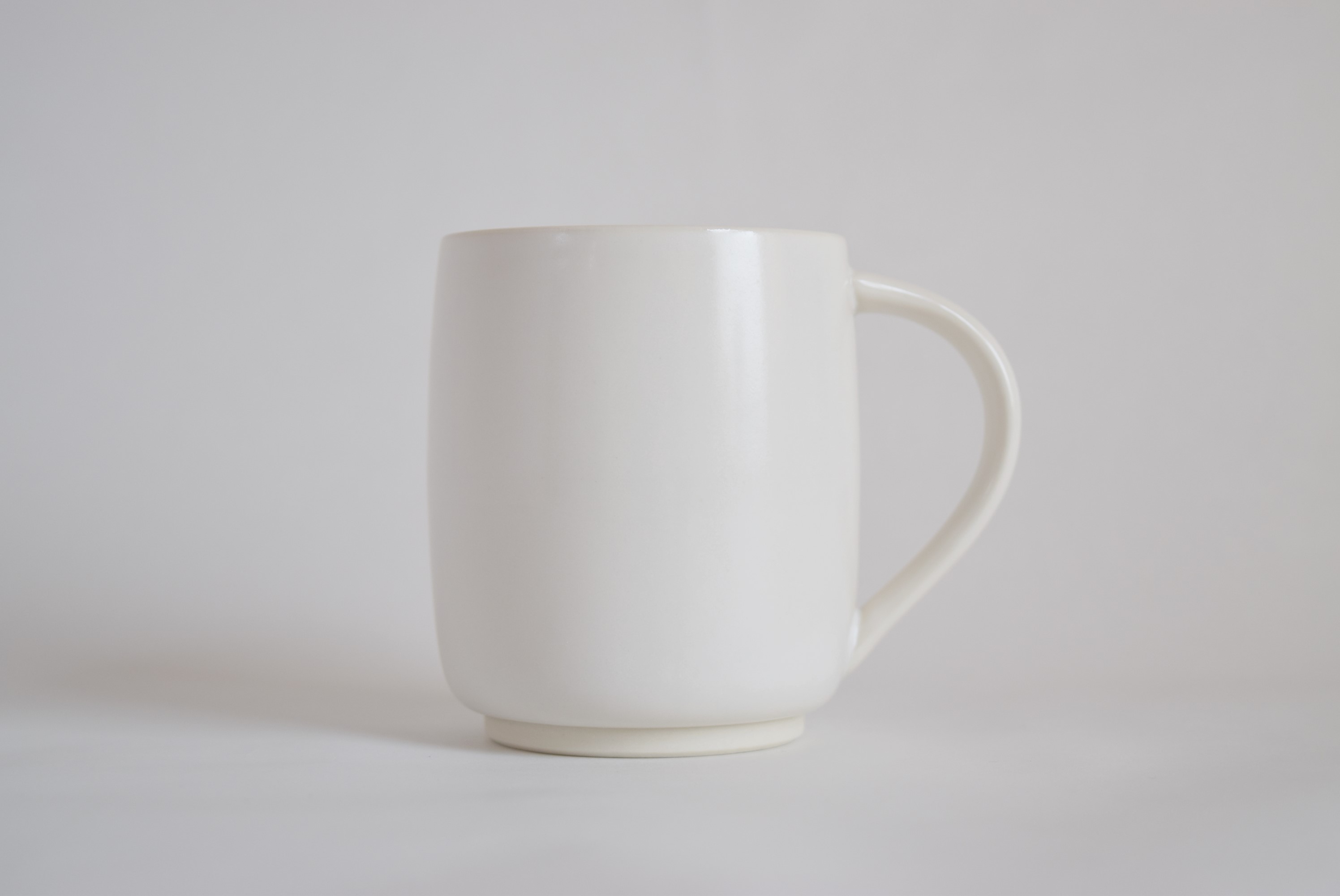 すすむマグカップ　小（白）