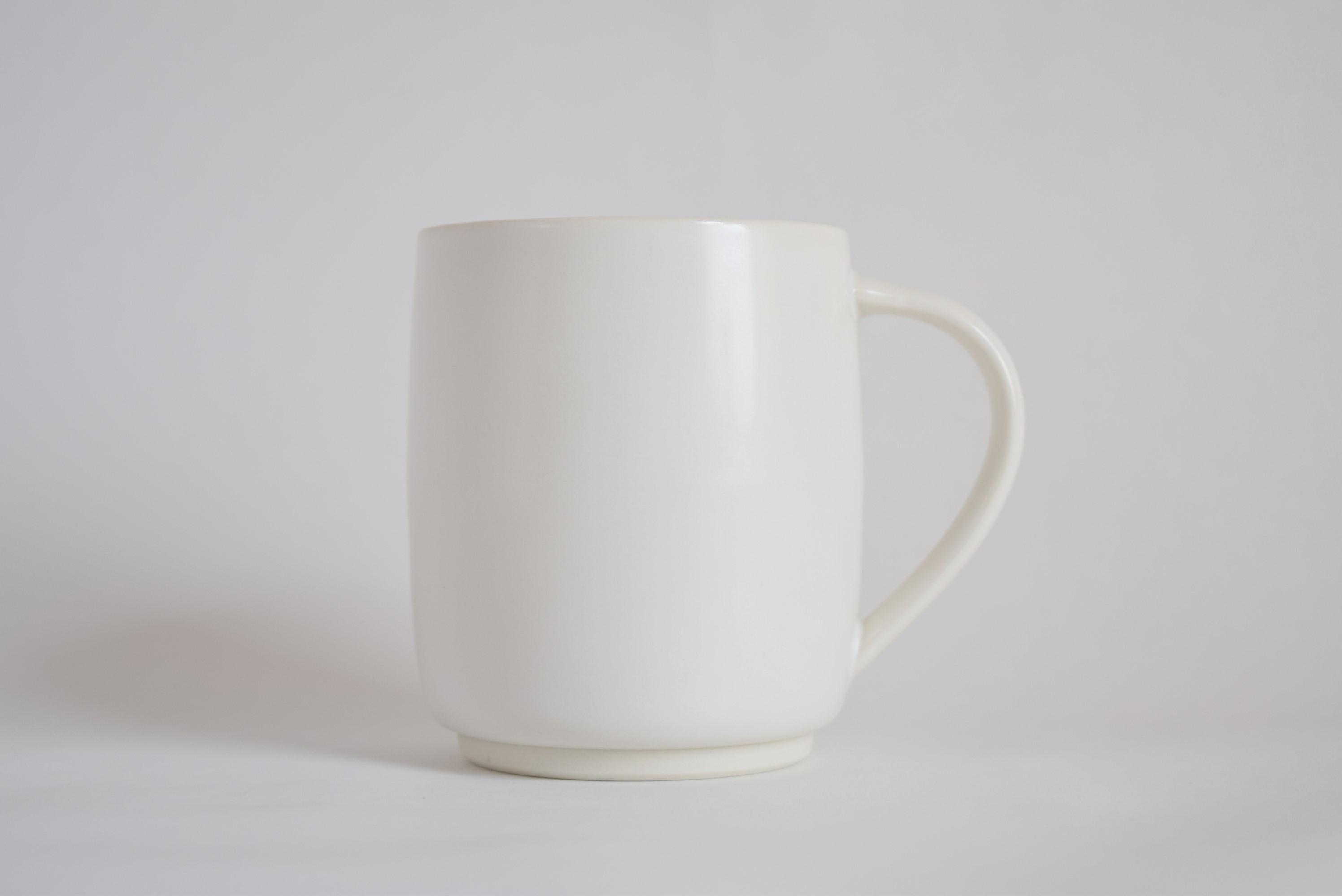 すすむマグカップ　大（白）