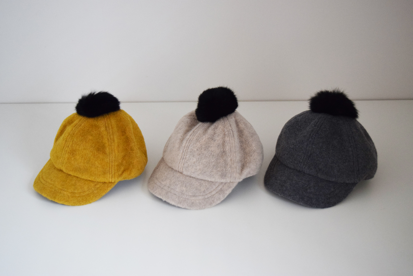 FLEECE POMPOM CAP S