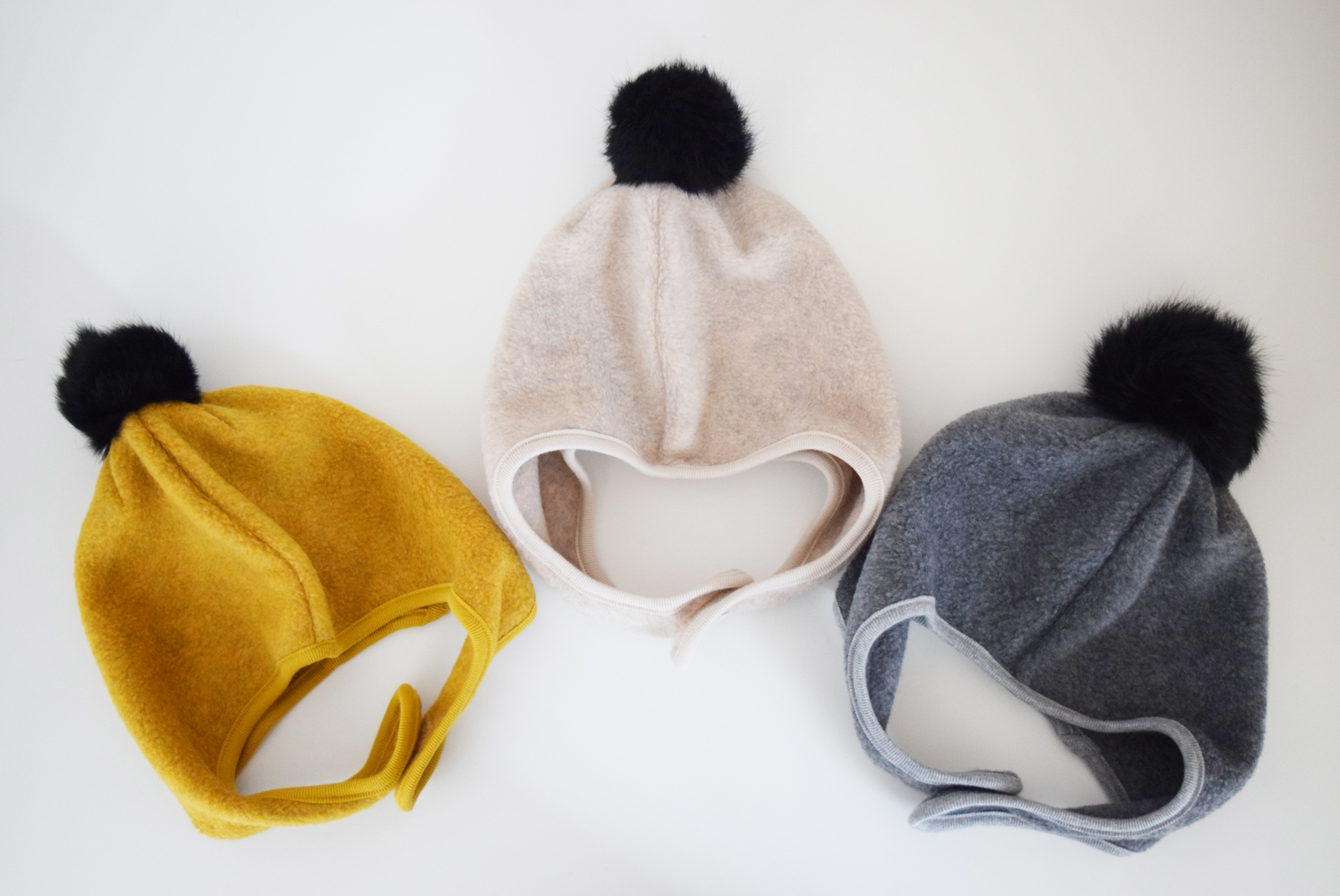 FLEECE POMPOM BONNET M