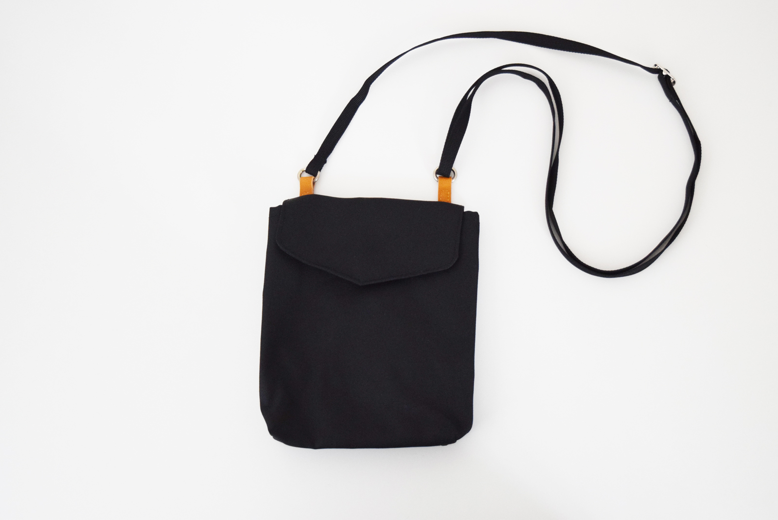 GEOMETRY SHOULDER BAG