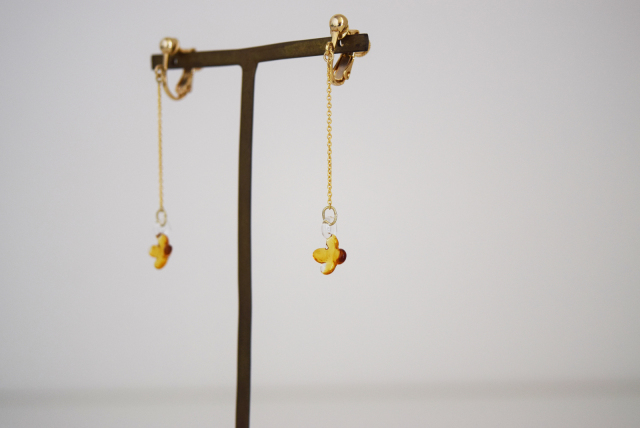 イイダ傘店 ピアス・イヤリング キンモクセイ（アンバー）