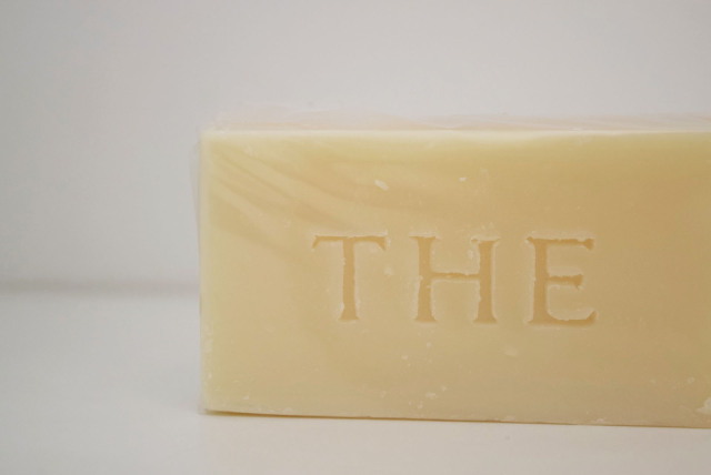 NATURAL MOISTURE SOAP