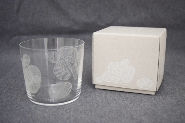 DAY BY DAY GLASS