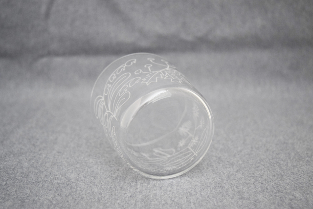 DAY BY DAY GLASS