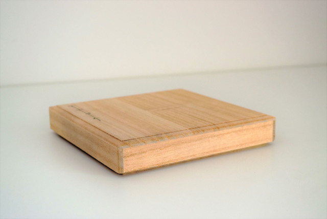 すずがみ13×13桐箱